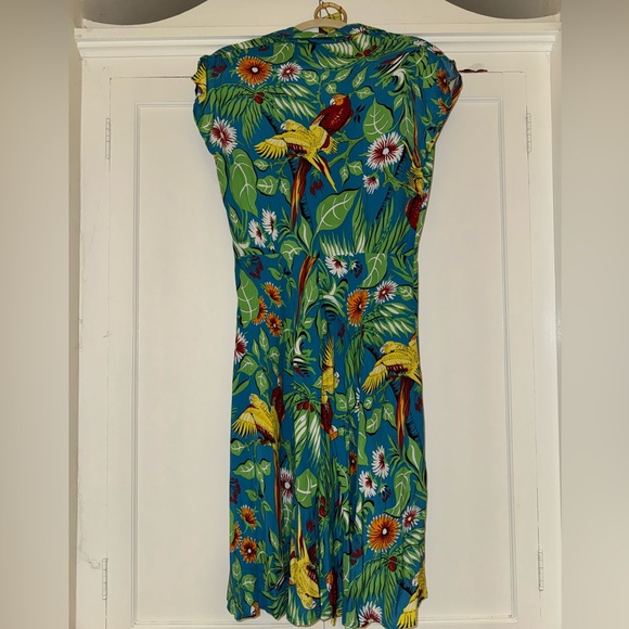 30s Sport Dress in Jungle Parrots - Picture 5 of 6